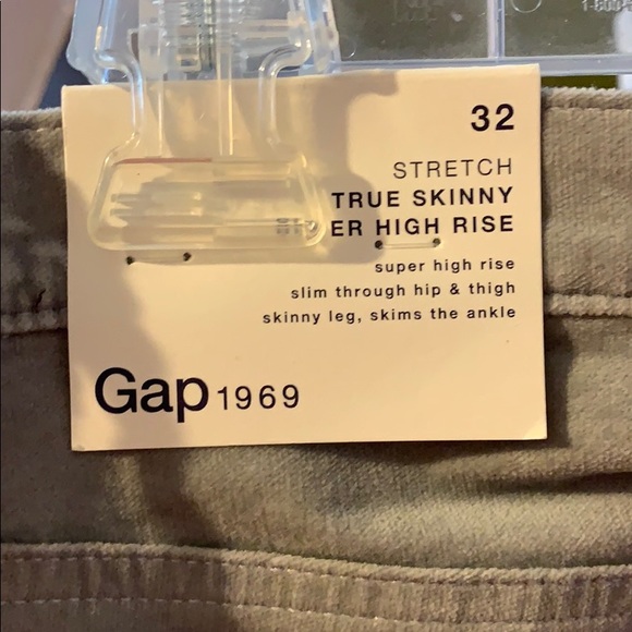 Gap women’s size 32 skinny pants - Picture 3 of 5
